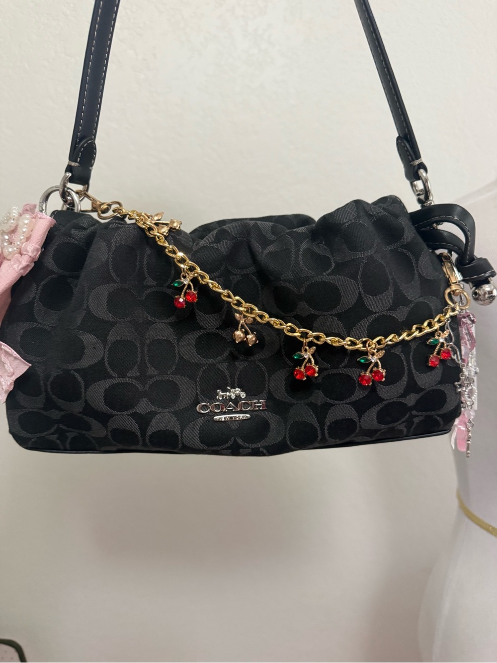 Coach Black Signature Canvas Shoulder bag - Picture 2 of 5
